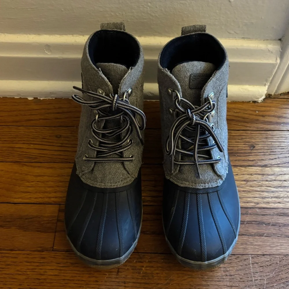 SPERRY Bowline Classic Duck Boot in Gray and Blue